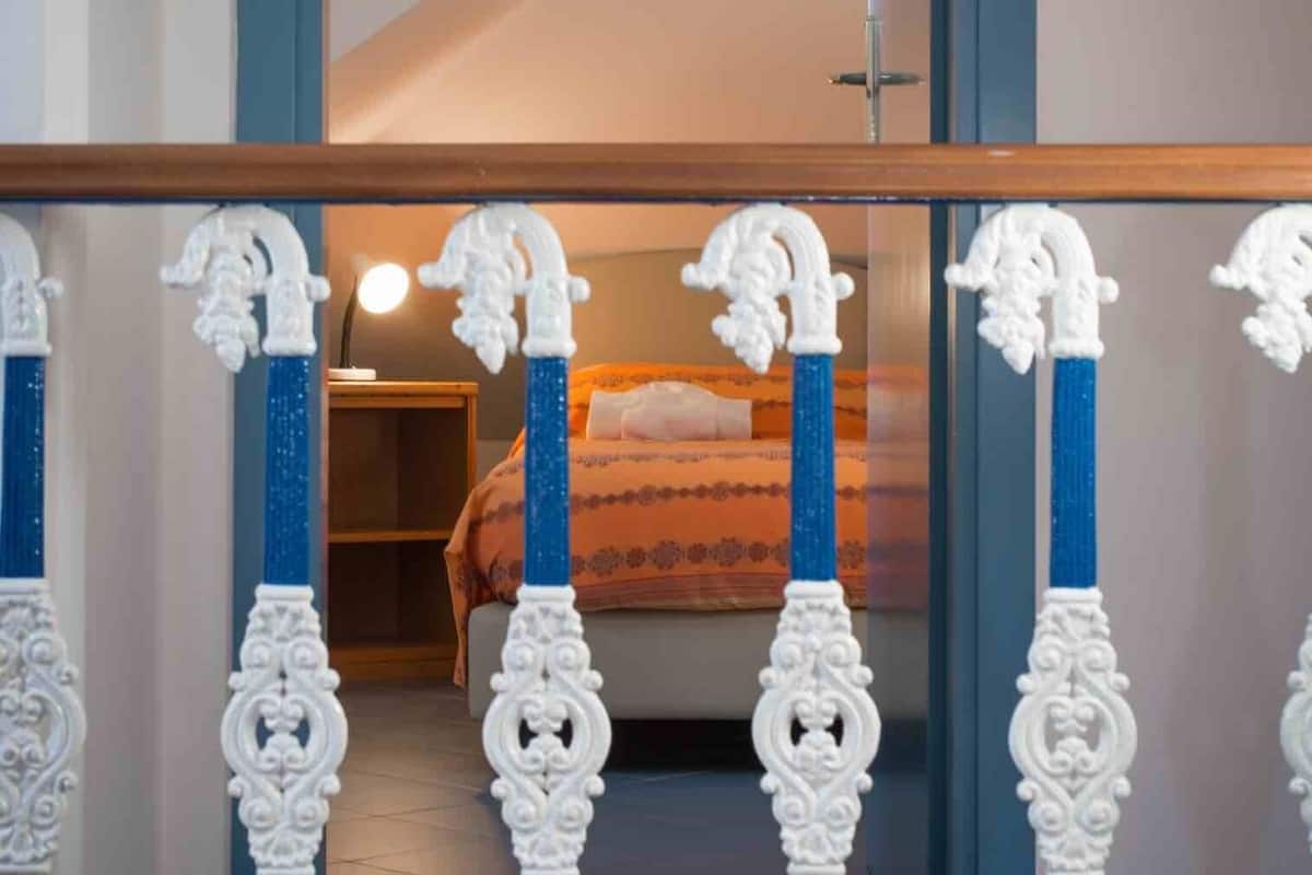 Appartamento in villa con piscina e terrazza | Blackout drapes, iron/ironing board, free cribs/infant beds, free WiFi