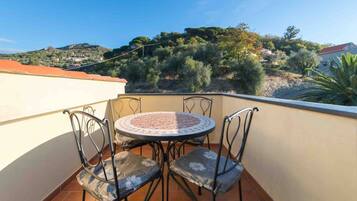 Appartamento in villa con piscina e terrazza | Ausblick vom Zimmer