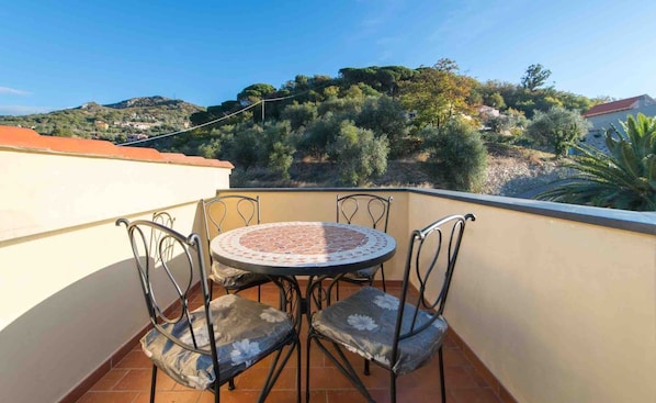 Appartamento in villa con piscina e terrazza | View from room