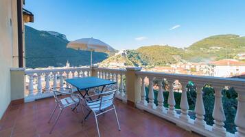 Appartamento in villa con piscina e terrazza panoramica | Terrasse/Patio