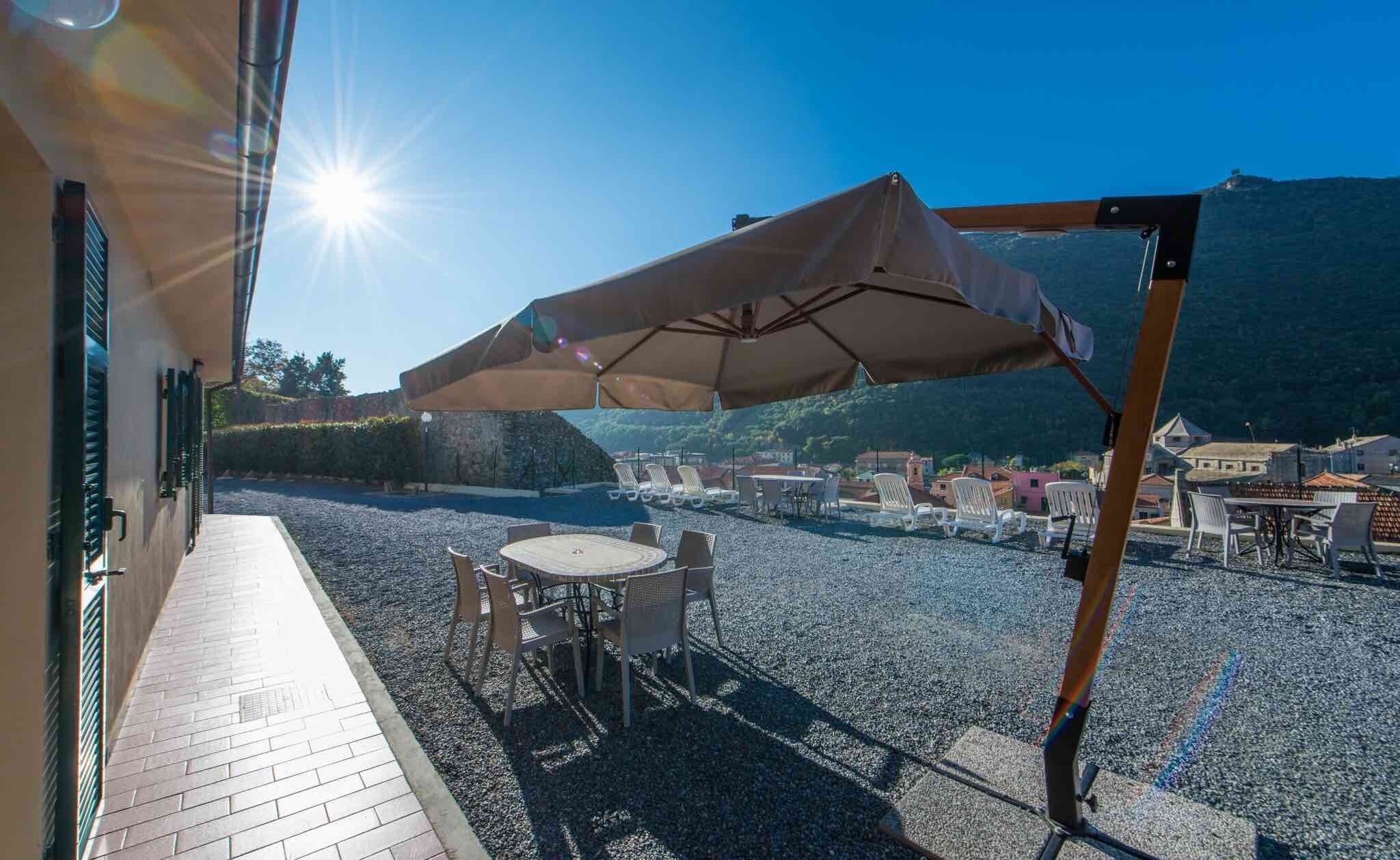 Appartamento in villa con piscina - piano terra | Terrasse/Patio