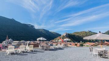 Monolocale in villa con piscina | Vista dalla camera