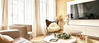 Spacious duplex in the center