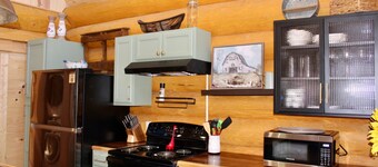 Greenbrier Riverfront Log Cabin. Unforgettable WV Getaway. River Ridge Retreat