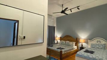 3 Schlafzimmer, Schreibtisch, Bügeleisen/Bügelbrett, kostenloses WLAN