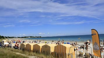 Una spiaggia nelle vicinanze