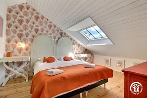 2 bedrooms, iron/ironing board, WiFi, bed sheets - The Artist's Studio – Zen Charm! Beaches and Shops (Carnac)