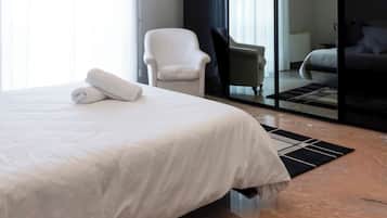 2 Schlafzimmer, Zimmersafe, Schreibtisch, Bügeleisen/Bügelbrett
