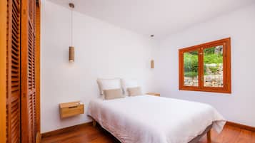 4 dormitorios, escritorio, tabla de planchar con plancha y wifi