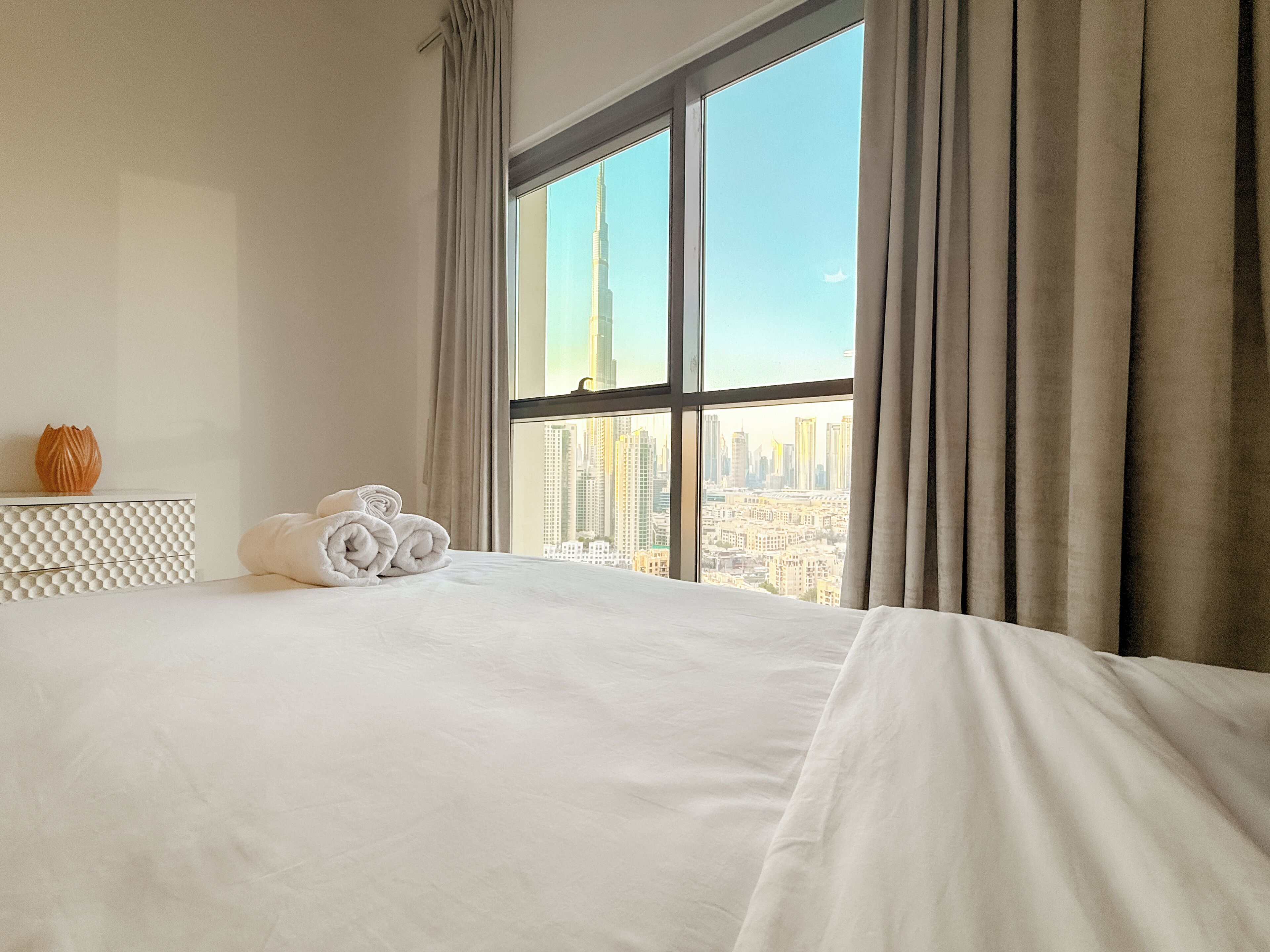 2 bedrooms, iron/ironing board, internet, bed sheets