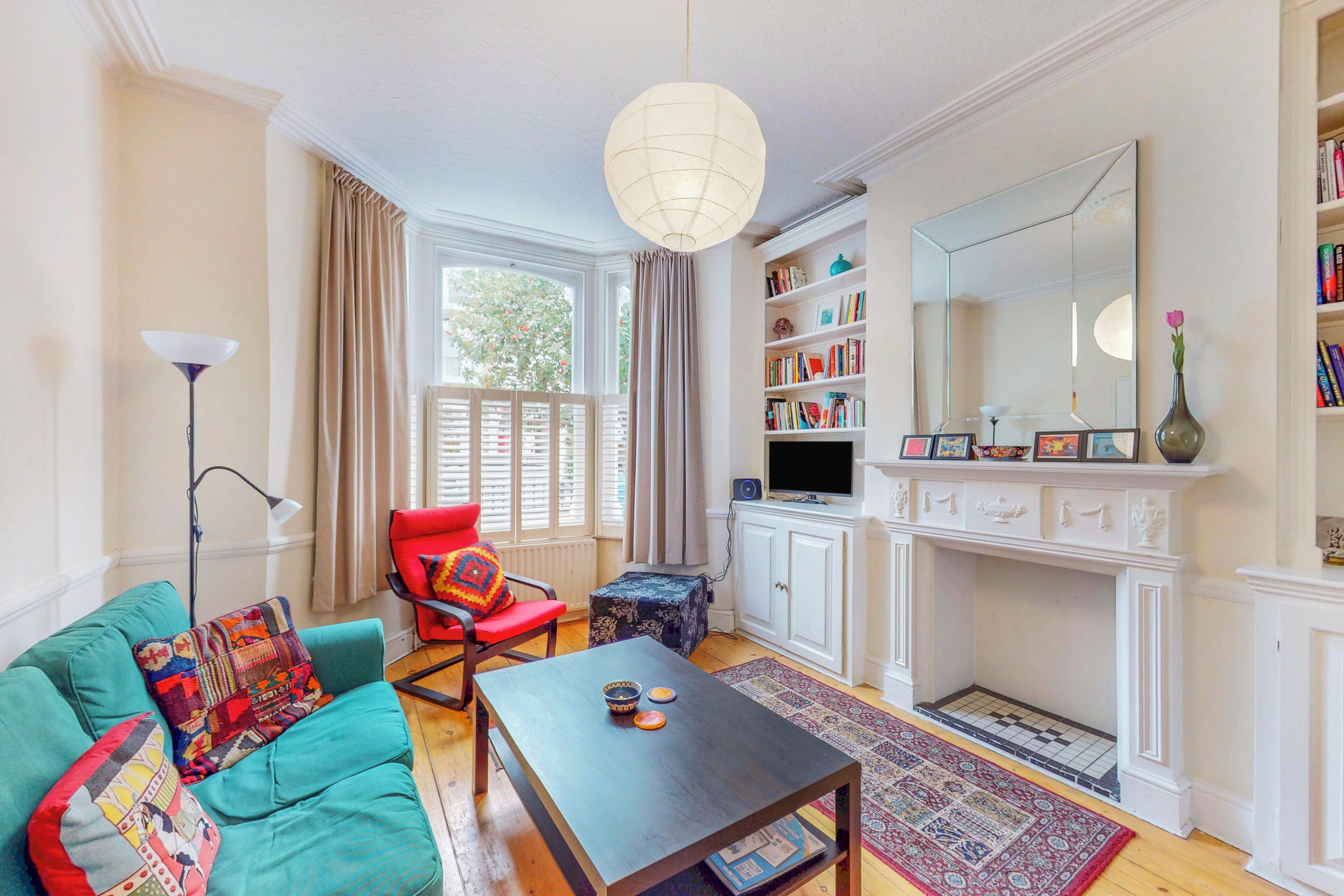 تلفزيون، كُتُب