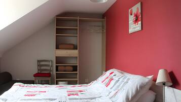 2 slaapkamers, een strijkplank/strijkijzer, wifi