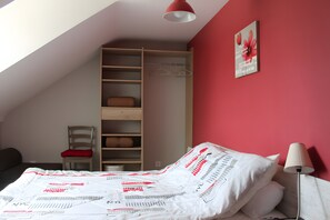 2 bedrooms, iron/ironing board, WiFi - Gîte ti melen - Les Gîtes de la Cour Chevalier (La Fresnais)