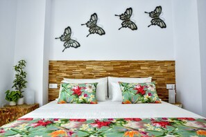 2 bedrooms, iron/ironing board, internet, bed sheets