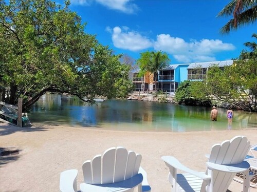 NEW ! Lagoon-front townhouse with Marina! Day Dreams Key Largo.