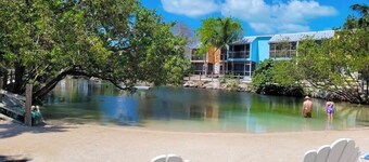 NEW ! Lagoon-front townhouse with Marina! Day Dreams Key Largo.
