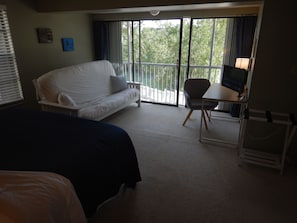 2 bedrooms, desk, iron/ironing board, free WiFi