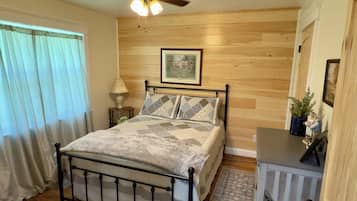 Iron/ironing board, internet, bed sheets