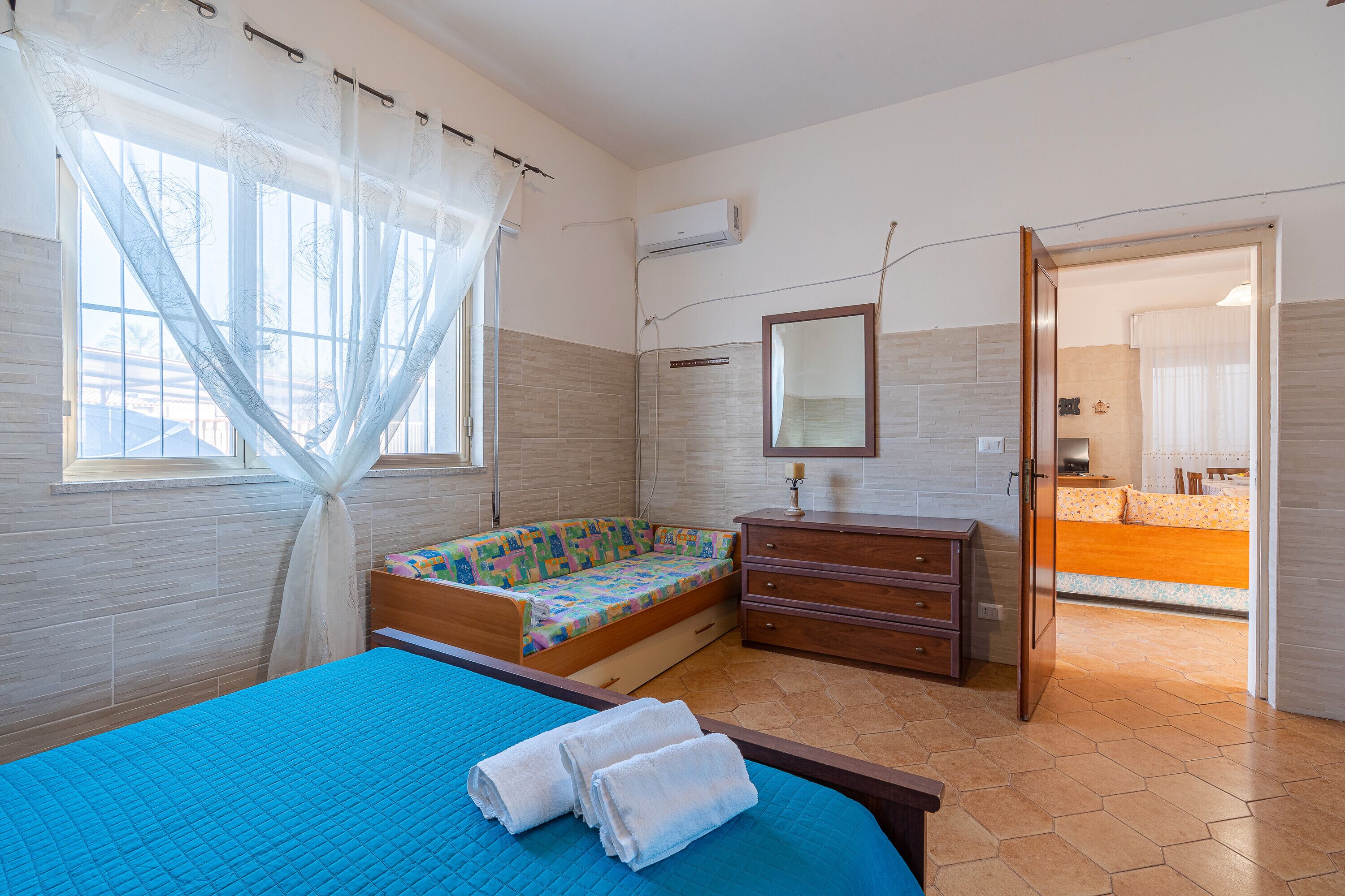 3 chambres, fer et planche à repasser, draps fournis