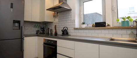 Frigorifero, microonde, forno, tostapane