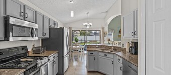 Spacious Retreat Golf Resort Near Theme Parks