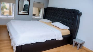 5 عدّة غرف نوم ومكواة/لوح كي وواي فاي