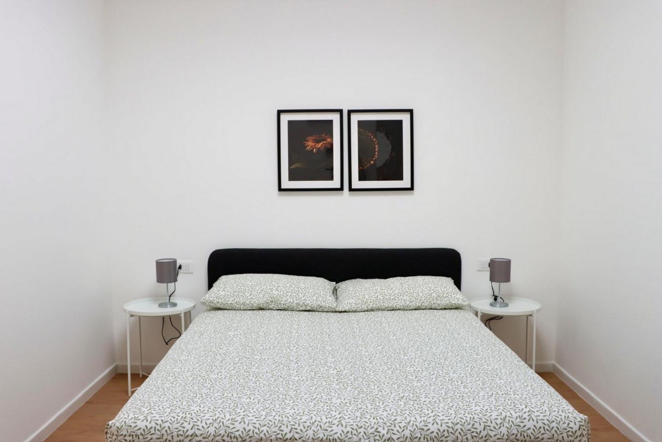 1 slaapkamer, een strijkplank/strijkijzer