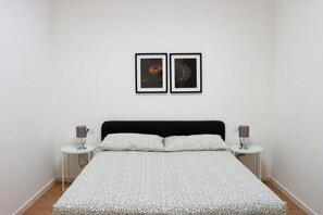 1 Schlafzimmer, Bügeleisen/Bügelbrett