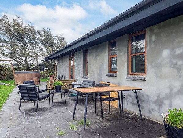 ハウス | 屋外ダイニングエリア