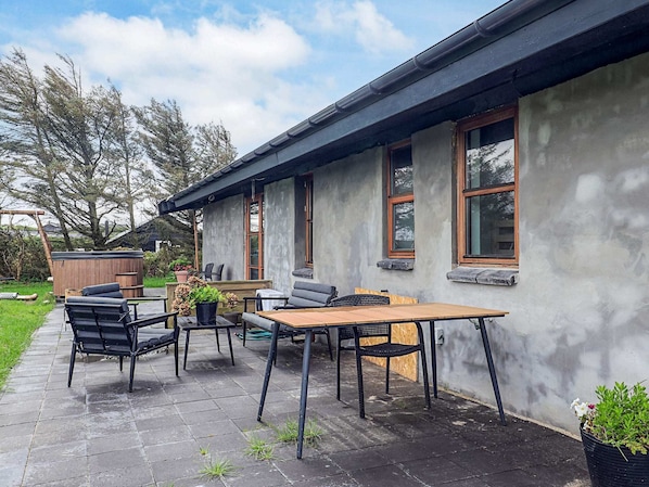 Rumah | Tempat makan outdoor
