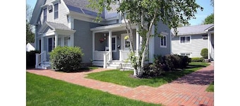 Perfectly Located 1 Bedroom, newly remodeled 