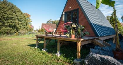 Chalet 'Le Barbu - Coarraze' with Private Terrace, Wi-Fi and Air Conditioning