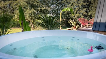 Bañera de hidromasaje exterior