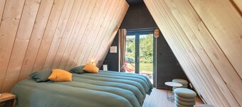 Chalet 'Le Barbu - Coarraze' with Private Terrace, Wi-Fi and Air Conditioning