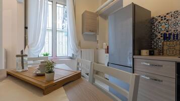 Apartment, 1 Double Bed | Private kitchen | Fridge, microwave, oven, stovetop