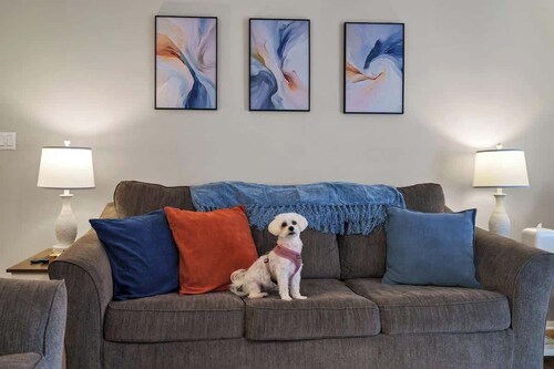Dog friendly 1st floor  King bd in Ocean Ridge