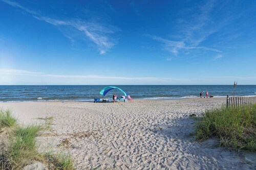 Dog friendly 1st floor  King bd in Ocean Ridge