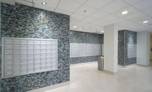 Interior - Spacious 1-bedroom 1-bathroom and 1-Den RESORT across the street from the BEACH (Sunny Isles Beach)