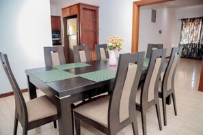 Dining - Come relax with family/group in our 3 bedroom hse (Tema)