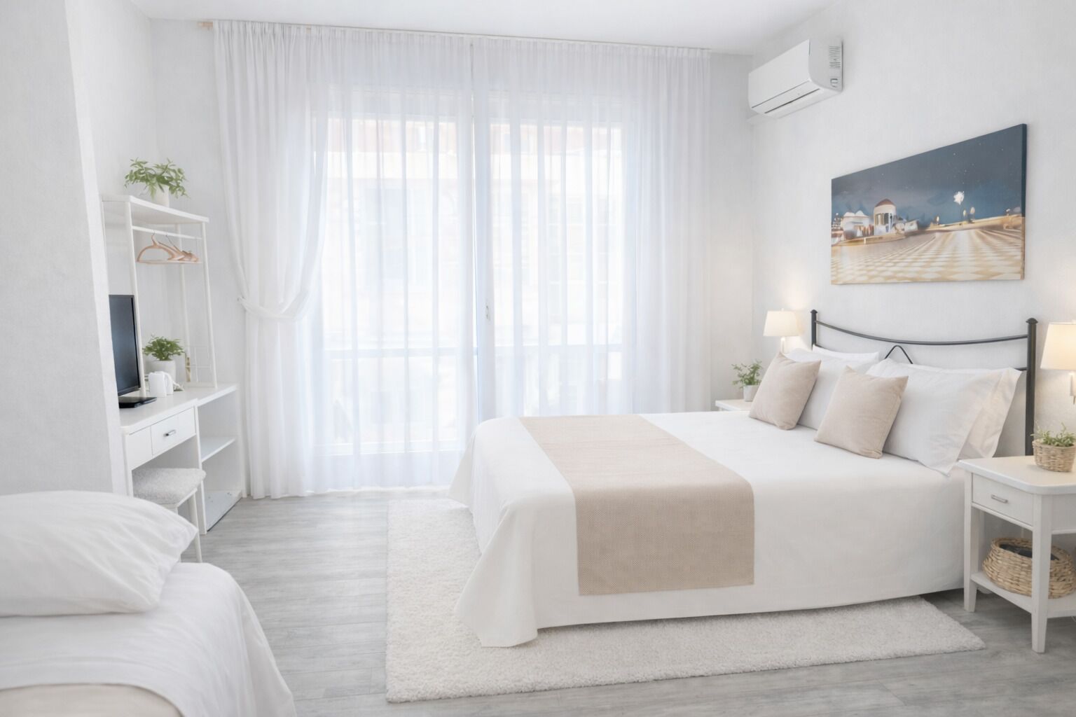 Classic Triple Room | Desk, iron/ironing board, free WiFi