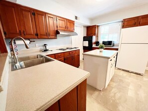 Fridge, microwave, oven, stovetop
