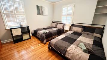 3 bedrooms, iron/ironing board, free WiFi, bed sheets