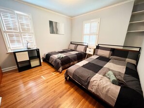 3 bedrooms, iron/ironing board, free WiFi, bed sheets