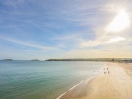 Una playa cerca