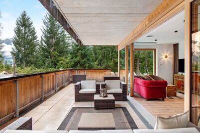 Apartamento 'Zugspitzstudio' con vistas a la montaña, terraza privada y Wi-Fi