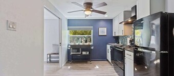 2/1 Pool & Pet Friendly Spanish Cottage