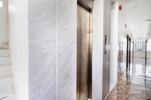 Collection O District 12 -Mau Tim Hotel