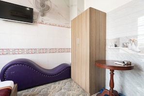 Deluxe Double | Bộ đồ giường cao cấp, minibar, bàn