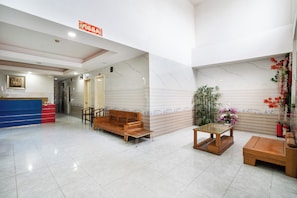 Quầy tiếp tân