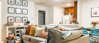 Aqua Oasis - Private Bedroom in Lovely Townhome